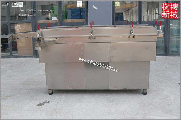 沙琪瑪設(shè)備3:振動(dòng)篩(該機(jī)用于混合糖漿和油炸鍋細(xì)小顆粒) 沙琪瑪設(shè)備3:振動(dòng)篩(該機(jī)用于混合糖漿和油炸鍋細(xì)小顆粒)